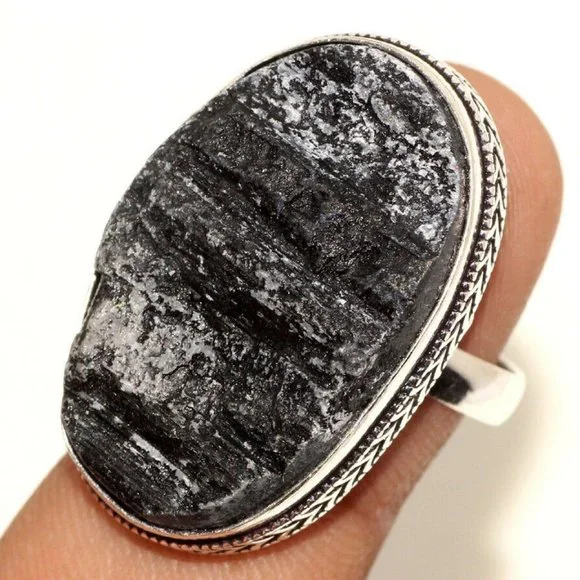 Raw Black Tourmaline Ring Sz 8 - Metaphysical Protection Stone - Goth - Picture 4 of 13